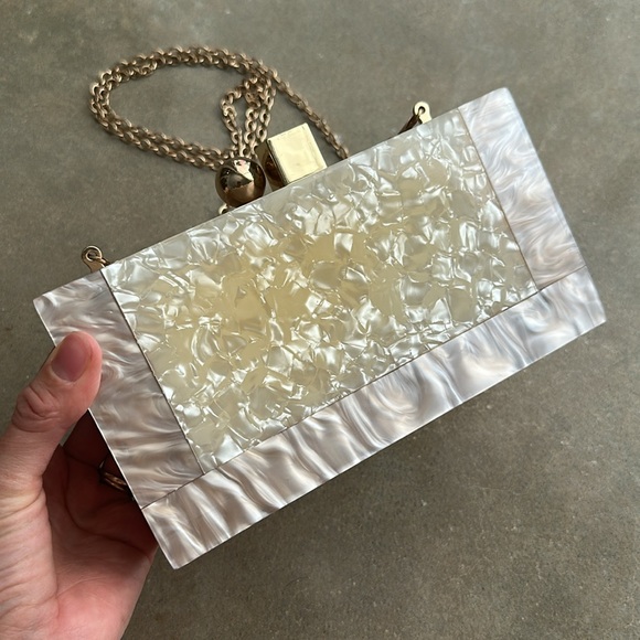 Pearl Clutch - Picture 2 of 10